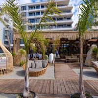 Sea & Sand Hotel