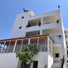 Joni Apartments