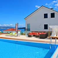 Apartments Kula
