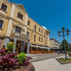 Lomsia Hotel
