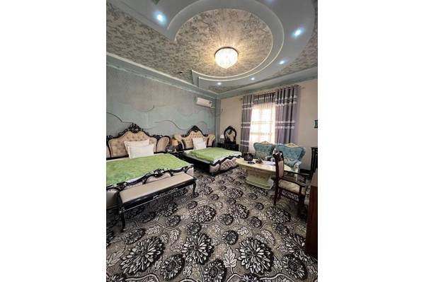 Caravan Hotel