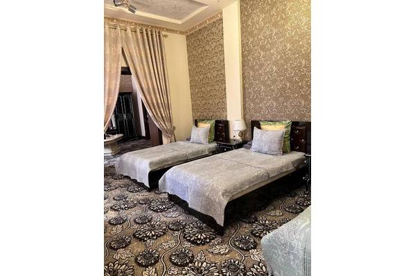 Caravan Hotel