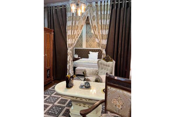 Caravan Hotel