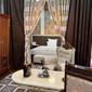 Caravan Hotel