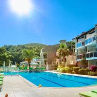Tropical Deluxe Hotel