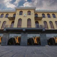 AYNIY Hotel