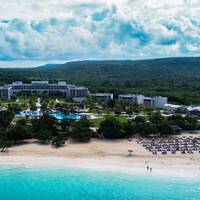 Gran Muthu Almirante Beach