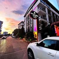 Royal Ezel Hotel