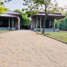 Nagenahira Beach Villa