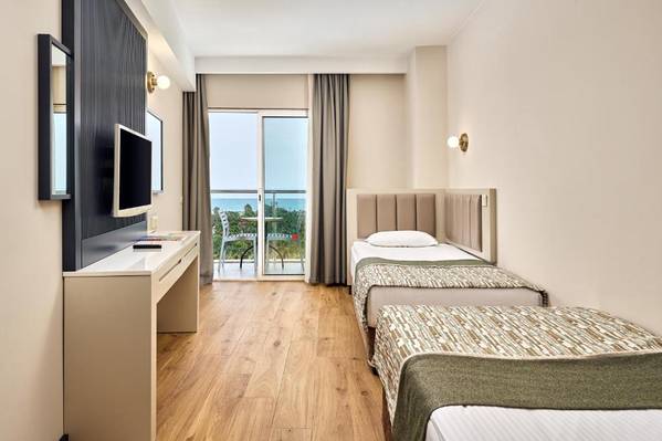 Seaden De Mar Resort & Spa