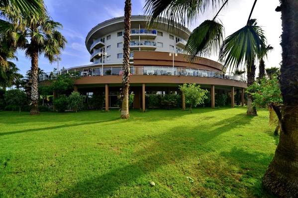 Seaden De Mar Resort & Spa