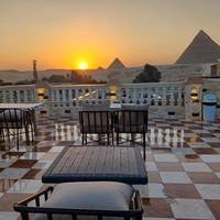 Royal Pyramids Inn