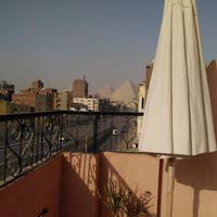 Pyramids Road Guest House