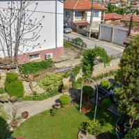 Twin Room with Garden View and Shared Bathroom