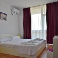 One-Bedroom Apartment with Balcony (4 Adults)