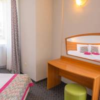 Family Suite (2 Adults + 2 Children)