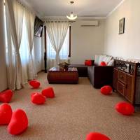 Deluxe One-Bedroom Apartment (2 Adults + 2 Children)