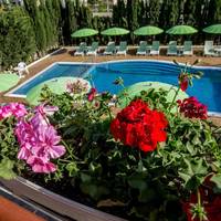 Apartment with Pool View 