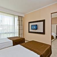 Family Suite (2 Adults + 2 Children)