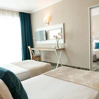 Family Apartment Deluxe with Two Bathrooms and Two Balconies