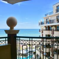 Deluxe One-Bedroom Apartment with Sea View