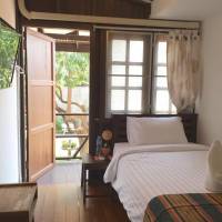 Standard Single Room with Balcony and bathroom outside bedding unit