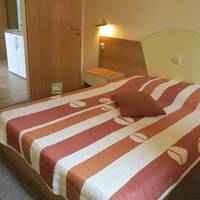 One-Bedroom Apartment with Kitchenette and Balcony