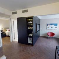 Deluxe Queen Suite
