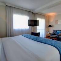 Business Class Suite King Bed