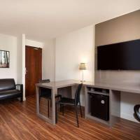 Business Room with 1 Queen Bed, Non Smoking