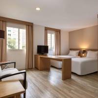Deluxe Suite with 2 Twin Beds, Non Smoking