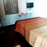 Queen Room with Shared Bathroom
