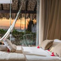 Deluxe Suite with Sea View and Japanese-style Bath Tub