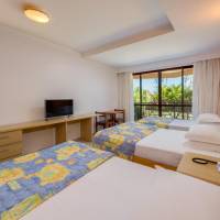 Family Room (2 Adults + 2 Children)