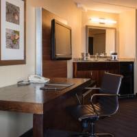 Deluxe King Room with Parlor