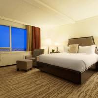 Signature Corner King Room with View