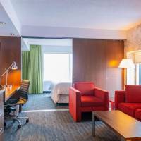 Deluxe King Suite - Non-Smoking