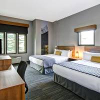 Queen Room with Two Queen Beds - Pet Friendly
