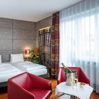 Double Room - Street Side
