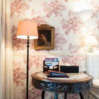 Superior Corner Room
