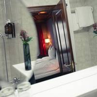 Queen Room with Kitchenette