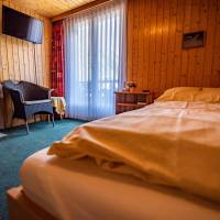Single Room with Shared Bathroom