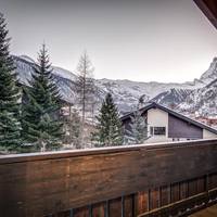 Three-Bedroom Penthouse with Matterhorn View