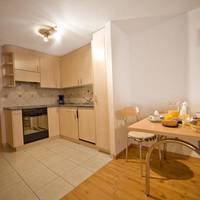 Studio (2 Adults)