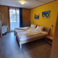 Twin Room with Shared Bathroom and Balcony