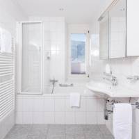 Comfort Room Arve With Queen Bed