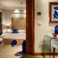 Executive Park Suite