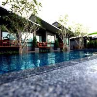 Deluxe Twin Room with Pool View