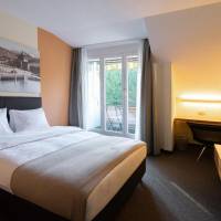 Single Room with Hillside View