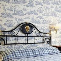 Classic Queen Room